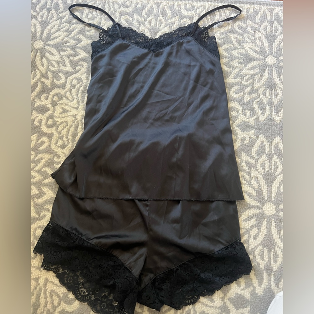 Elegant Black Lace Trim set of 2 Sleepwear size small